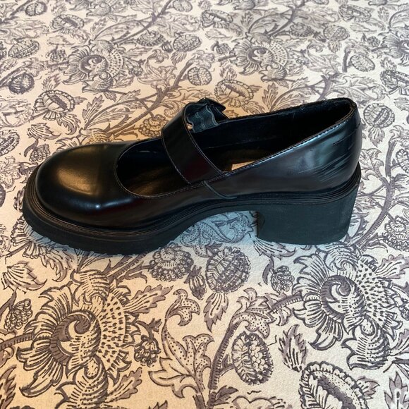 Steve Madden Tulip Mary Janes-- retro look-- size 10M - Picture 3 of 7